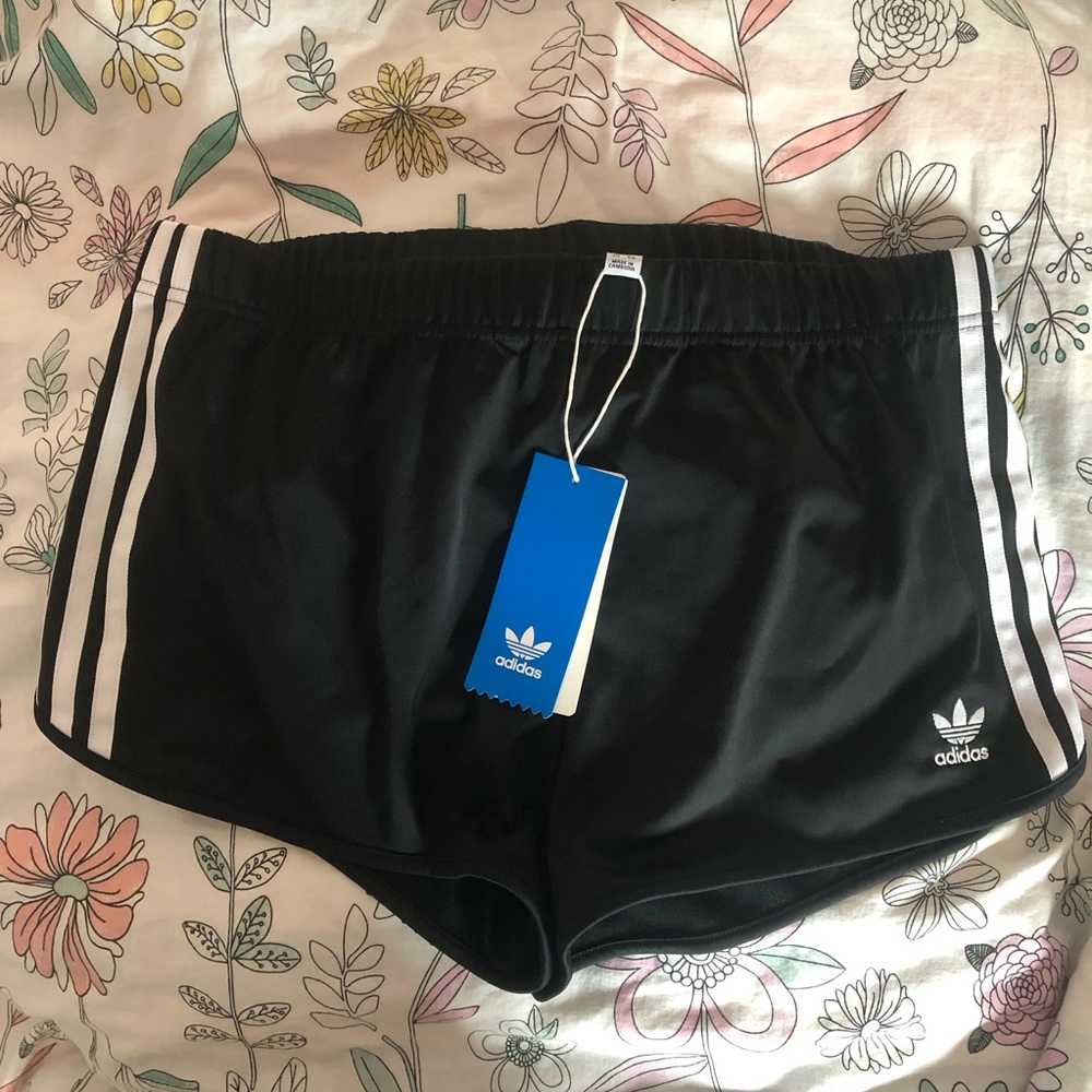 NWT Adidas originals 3-strips shorts DV2555 pm - Picture 9 of 10